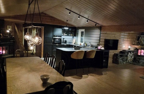 Kroderen House | Mountain Cabin with Stunning Views, Sauna & Lake