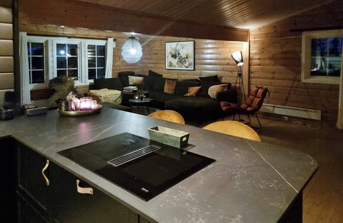 Kroderen House | Mountain Cabin with Stunning Views, Sauna & Lake