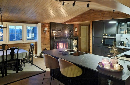Kroderen House | Mountain Cabin with Stunning Views, Sauna & Lake