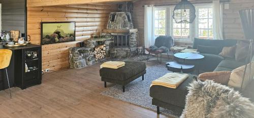 Kroderen House | Mountain Cabin With Stunning Views, Sauna & Lake