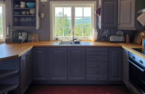 Lykkja House | Mountain cabin with views over Storevann