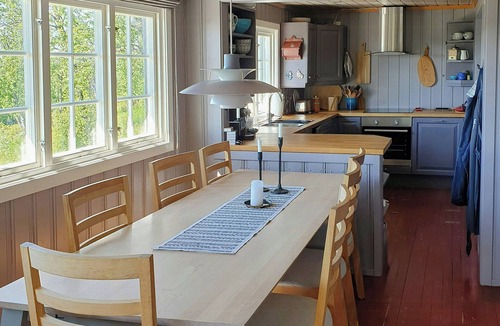 Lykkja House | Mountain cabin with views over Storevann