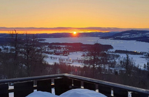 Lykkja House | Mountain cabin with views over Storevann