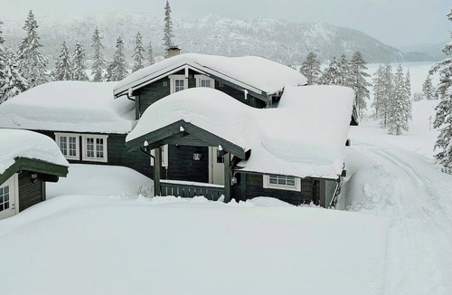 Hjartdal House | Mountain cabin with views of Bonsenås