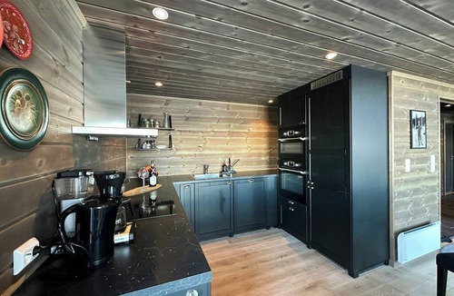 Vang House | Mountain cottage for year-round outdoor activities