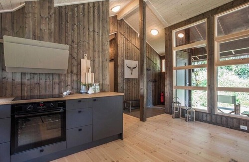 Suldal House | Mountain cottage with panoramic views by Sand