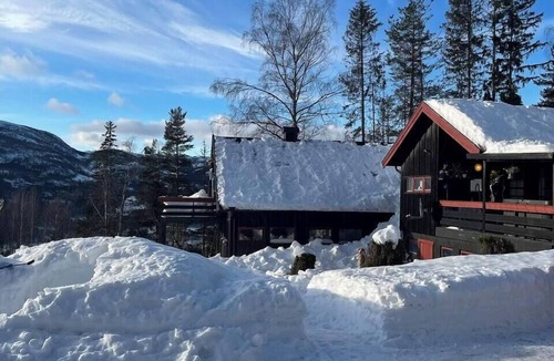 Eggedal House | Mountain escape near Gulsrud with historical charm