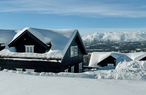 Rauland House | Mountain gem with ski in/out in Rauland