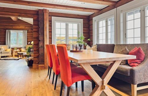 Nord-Aurdal Apartment | Mountain Lodge with Jacuzzi & Views