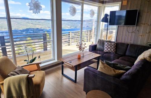 Kviteseid House | Mountain Ski Cabin with Sauna & Scenic Views
