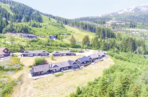 Skulestad Cabin | Mountainside Cottage in Voss with a great view