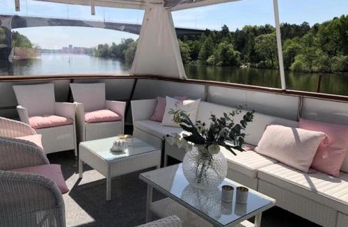 Gamla Stan Boat Rental | MY Etera
