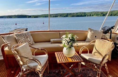 Gamla Stan Boat Rental | MY Etera