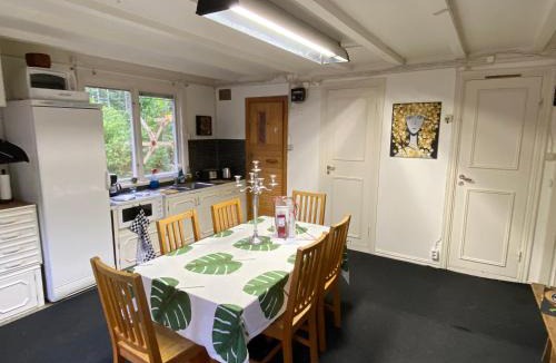 Lockna House | Mysig stuga med bastu och kanot