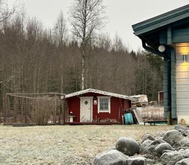 Torsby Villa | Mysig timmerstuga med braskamin nära Hovfjället