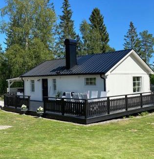 Sundsvall O Villa | Mysigt hus nära hav och skog på härliga Alnö