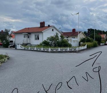 Stromstad Municipality Apartment | Mysigt och centralt