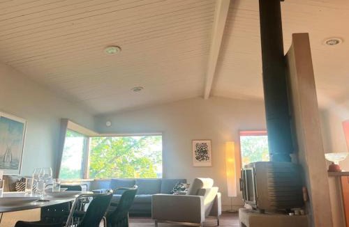 Ytterbystrand House | Mysigt sommarhus med havsutsikt och bastu