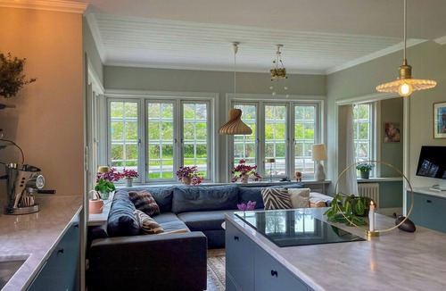 Nacka Municipality House | National romantic villa by Skogsö nature reserve