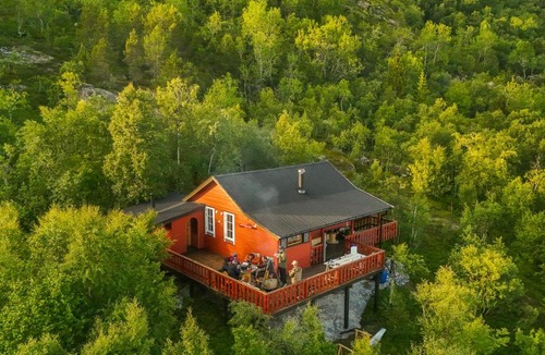 Trany Ski Chalet | Natural Cabin Retreat