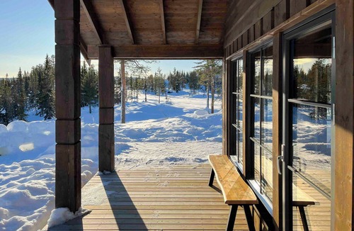 Sigdal Municipality House | Nature-close cabin by the water