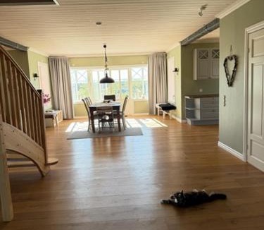 Or Villa | Naturskönt boende nära sjö