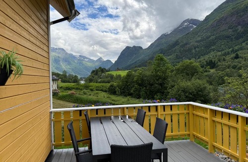Olden House | Naustvoll