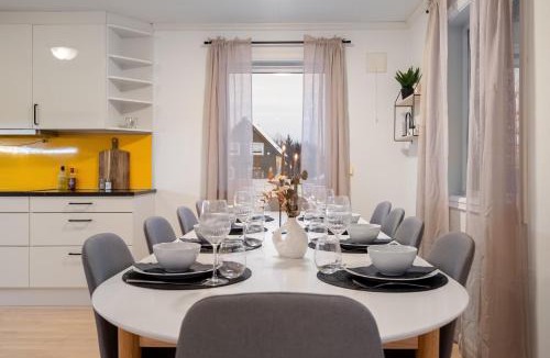 Tromso Apartment | Near Downtown - Large Beds - Free Parking