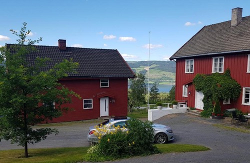 Ringsaker Bed & Breakfast | Nedre Berg Gard
