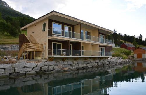 Olden Resort | Nesset Fjordcamping
