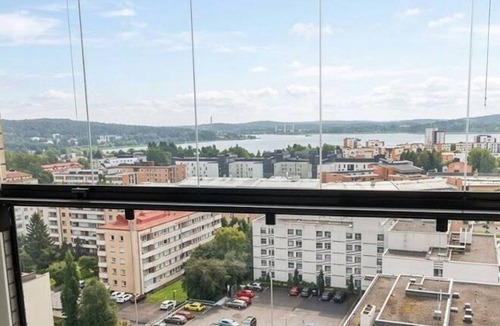 Jyvaskyla Apartment | New 11th Floor 2BR Apt in Centre | Hot Tub & Sauna