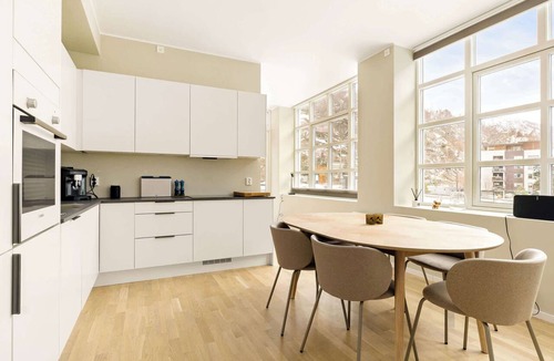 Bergenhus Apartment | New 2BR Apartment Near Ocean - BV1