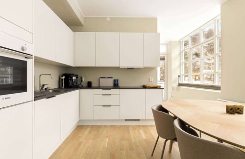 Bergenhus Apartment | New 2BR Apartment Near Ocean - BV1