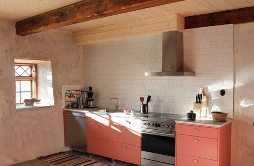 Burgsvik Apartment | New apartment in a converted stone barn near sea