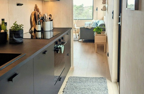 Ha House | New cabin between forest and beach in Ogna