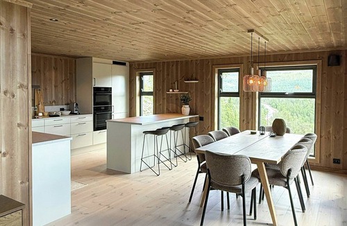 Vikberget House | New cabin in Turufjell with panoramic view