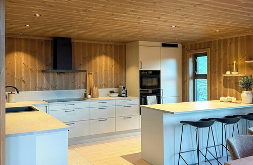 Vikberget House | New cabin in Turufjell with panoramic view