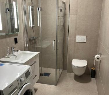Ytrebygda Apartment | New & Modern apartment in a quiet area with Free Parking
