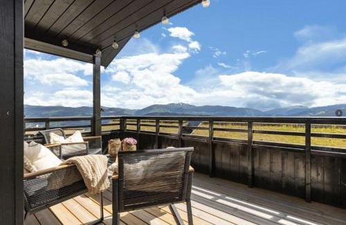 Voss Apartment | Newer apartment with beautiful view and 3 bedrooms