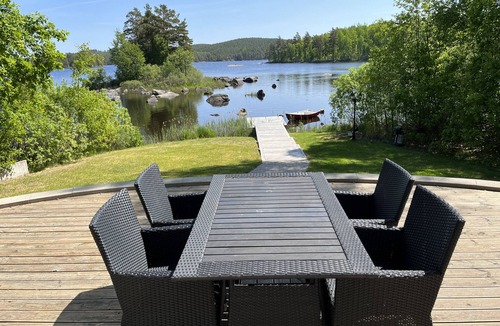 Jarnforsen Ski Chalet | Newly built cottage located on a lake plot by Lake Flaten | SE05035