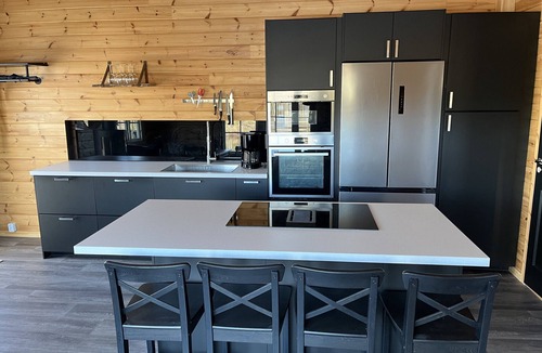 Hultsfred House | Newly built log cabin with sauna located on a lakeside plot outside Hultsfred | SE05086