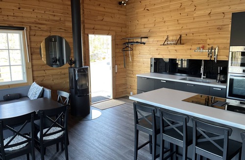 Hultsfred House | Newly built log cabin with sauna located on a lakeside plot outside Hultsfred | SE05086