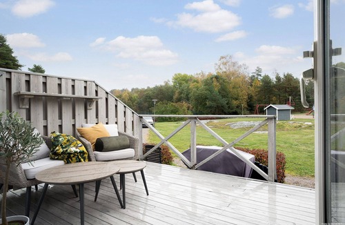 Lokholmen Apartment | Newly refurbished beach apartment