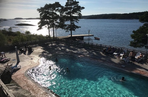Lokholmen Apartment | Newly refurbished beach apartment