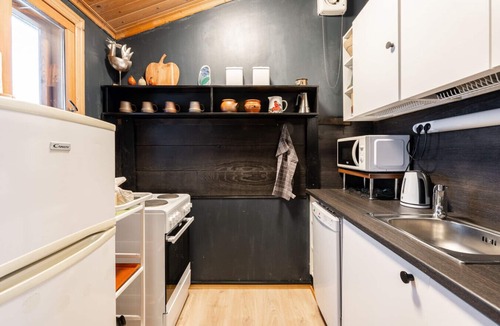 Muurame Apartment | Newly Renovated 2BR Riihivuori Cabin