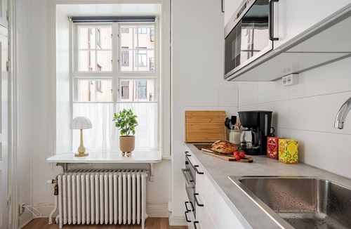 Norrmalm Apartment | Newly Renovated Elegant Studio Vasastan/Odenplan