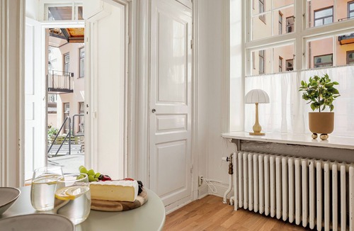 Norrmalm Apartment | Newly Renovated Elegant Studio Vasastan/Odenplan