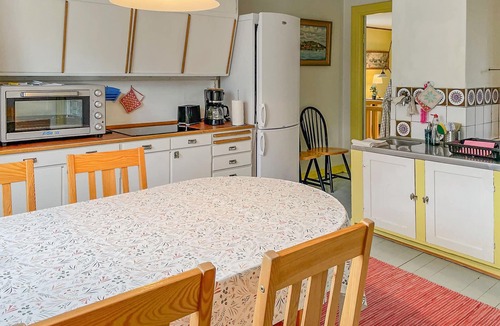 Mantorp Apartment | Nice apartment in Mantorp with kitchen