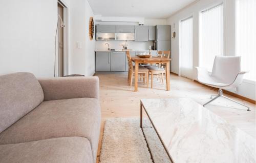 Fidjeland Apartment | Nice Apartment In Tjørhom With Wifi
