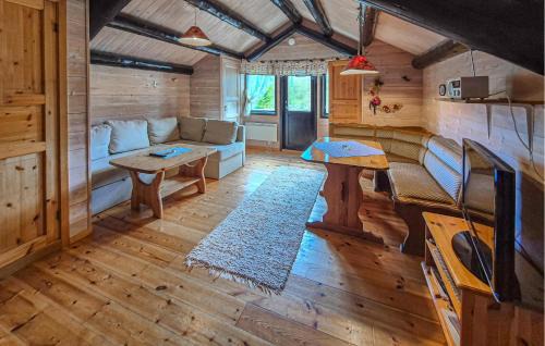 Tjørhom Apartment | Nice Apartment In Tjørhom With Sauna
